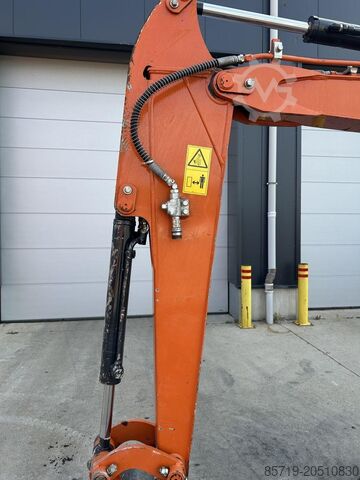 Mini excavator Hitachi ZX33U-6 (7740)