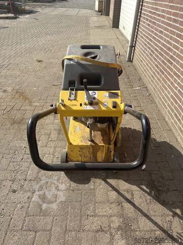 Máquina de asfalto Wacker Neuson BFS 1345