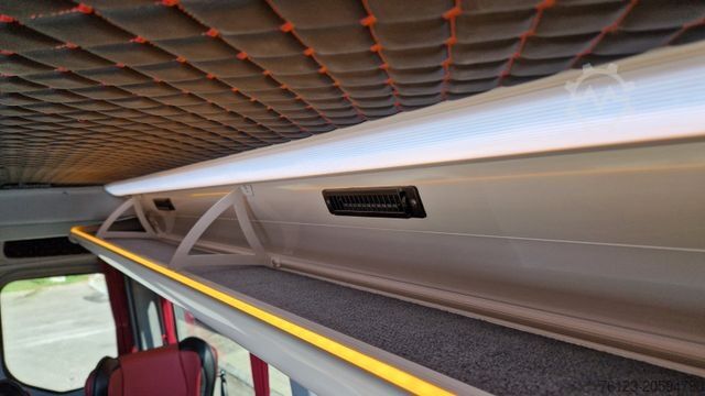 Minibüs MERCEDES-BENZ Sprinter 315 Tourer 9 SS VIP Systemboden Stock