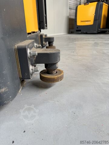 EKS 210——轨道导向！！机舱 1000 毫米！！ JUNGHEINRICH EKS 210 - Rail Guidance !! Cabin 1000 MM !!