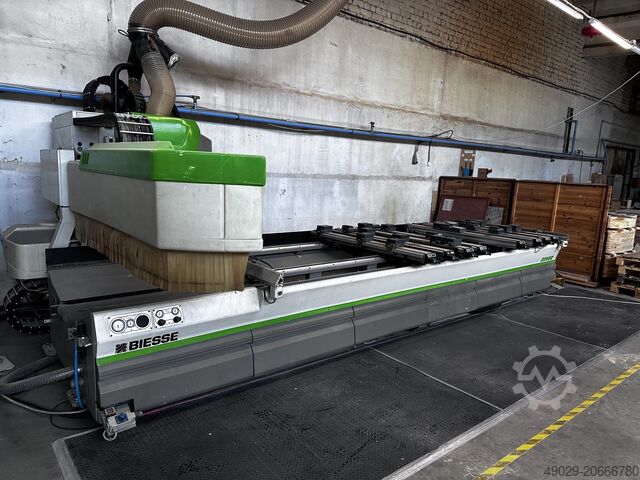 Machinale bewerking Center BIESSE rover 35L
