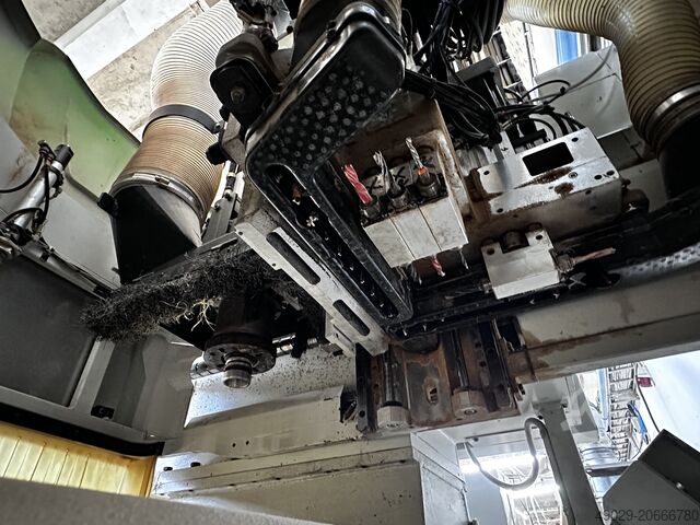 Machinale bewerking Center BIESSE rover 35L