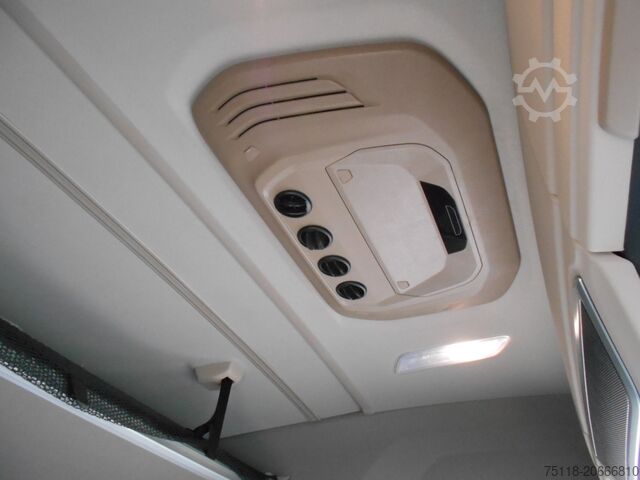 Tracteur routier standard DAF XG 480