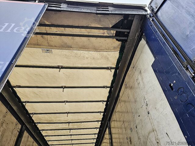 Συρόμενοι μουσαμάδες KRONE SD