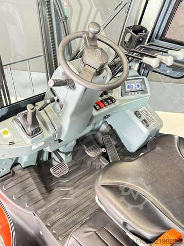 Μπροστινός φορτωτής ντίζελ Heli CPCD25-G3- Diesel - 2,5t - 4m - Kabine - Garantie