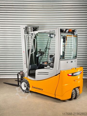 Elektrické 4-kolesové Jungheinrich EFG 220 - Service Neu - Batterie 82% Garantie