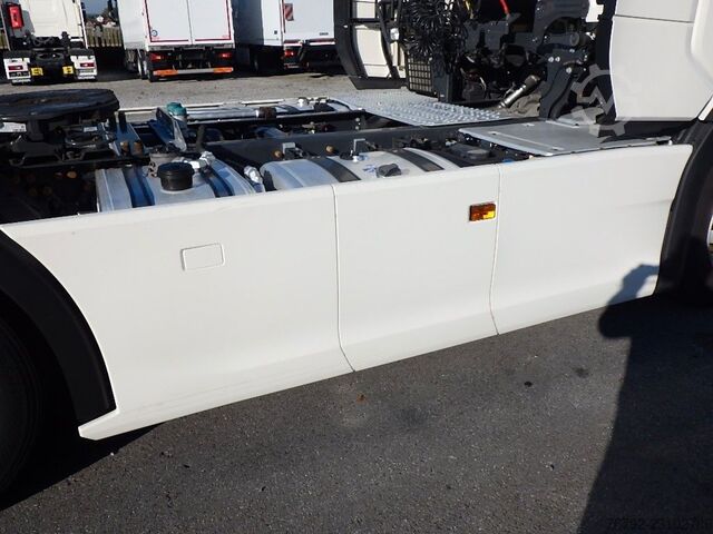 Đầu kéo tiêu chuẩn SCANIA R 560 A Super/Highline/Ret/Hydr./2xTank/Standkli