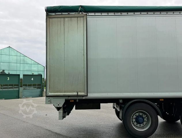Walking floor semitrailer KRAKER CF-X2 WALKING FLOOR 2X STEERING AXLE TOP CONDITI
