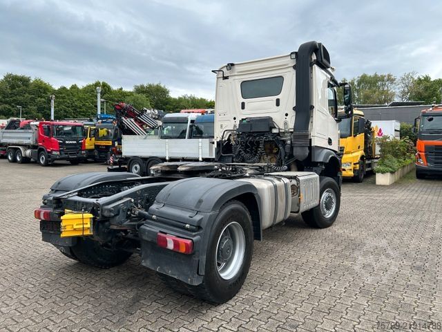 Tractora standard MERCEDES-BENZ 1851 Arocs SZM mit Hydrl. Pumpe 4x4