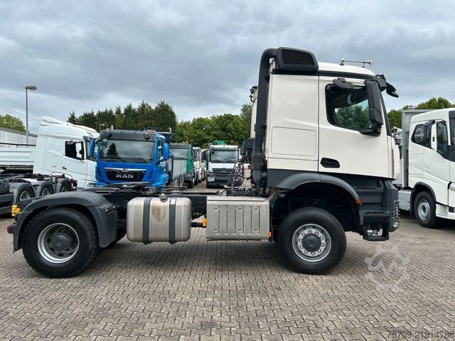 Tractora standard MERCEDES-BENZ 1851 Arocs SZM mit Hydrl. Pumpe 4x4