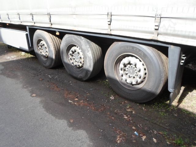 Åpen semitrailer med presenning SCHMITZ CARGOBULL Tautliner