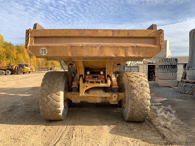 Caminhão basculante articulado Caterpillar 735B