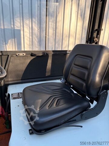 フォークリフト Nissan 2,7t