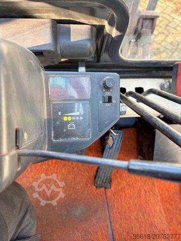 フォークリフト Nissan 2,7t