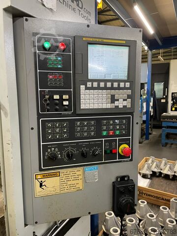 ศูนย์เครื่องจักรกลแนวตั้งพร้อมแกนที่ 4 Dugard Eagle 1000