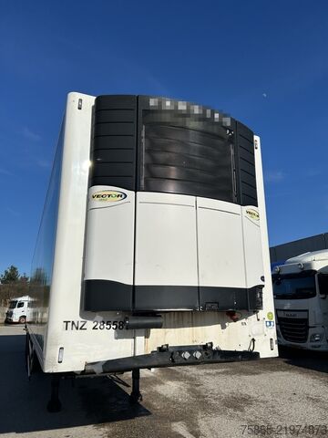 Transport réfrigéré/congélé SOR Iberica SP71 / Carrier Vector 1850 / Frigo Box / BPW Dr...