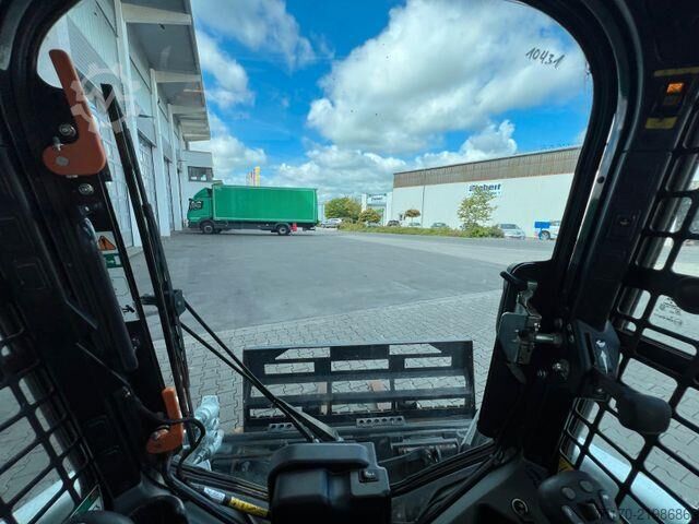 Planiermaschine Bobcat S450 / nur 131h !! / Gabel / Schaufel