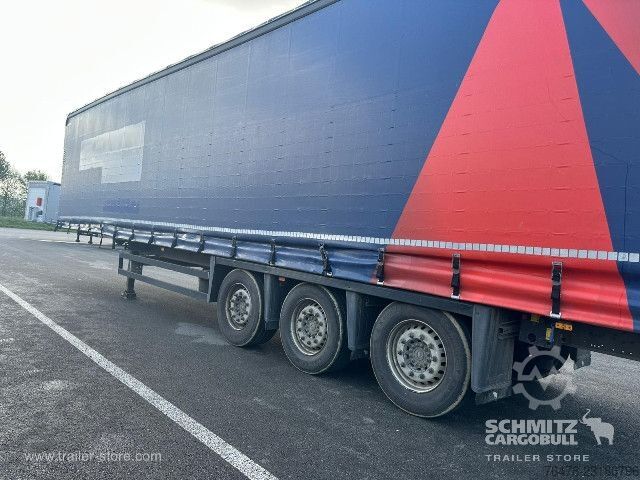 Nyitott ponyvás félpótkocsi Schmitz Cargobull Curtainsider Mega