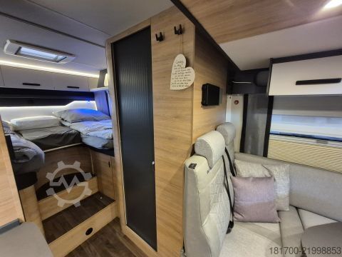 Poolintegreeritud matkaauto Knaus L!VE WAVE 650 MEG Black Selection *TraumMobil*L-Sitzgruppe*