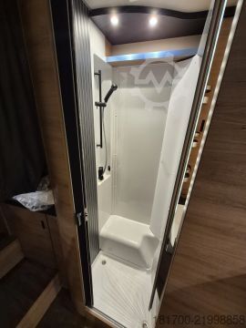Poolintegreeritud matkaauto Knaus L!VE WAVE 650 MEG Black Selection *TraumMobil*Automatik*