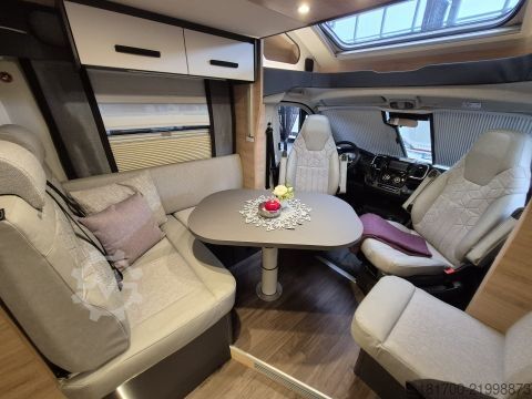 Poolintegreeritud matkaauto Knaus L!VE WAVE 650 MEG Black Selection *TraumMobil*L-Sitzgruppe*