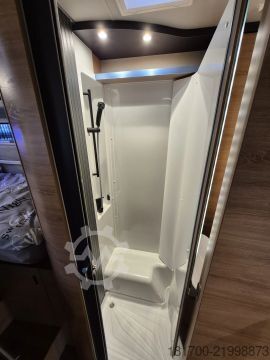 Poolintegreeritud matkaauto Knaus L!VE WAVE 650 MEG Black Selection *TraumMobil*L-Sitzgruppe*