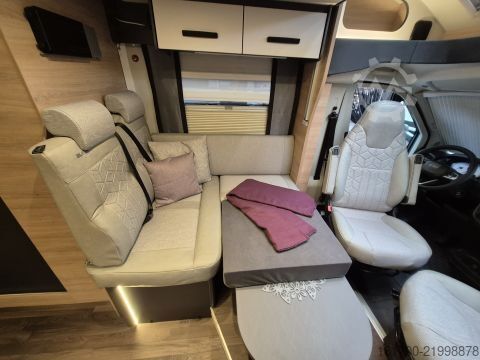 Poolintegreeritud matkaauto Knaus L!VE WAVE 650 MEG Black Selection *TraumMobil*Autark e*