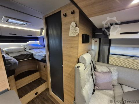 Poolintegreeritud matkaauto Knaus L!VE WAVE 650 MEG Black Selection *TraumMobil*Autark e*