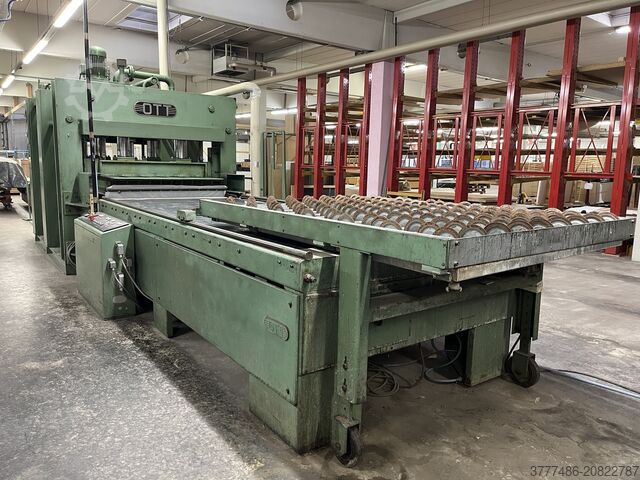 Presse à passage continu pour placage Paul OTT Durchlauf-Presse D 99/240 3,30 x 1,40 m