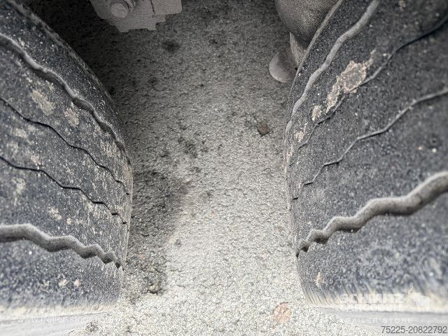 Otvorený náves s plachtou Schmitz Cargobull Curtainsider Standard