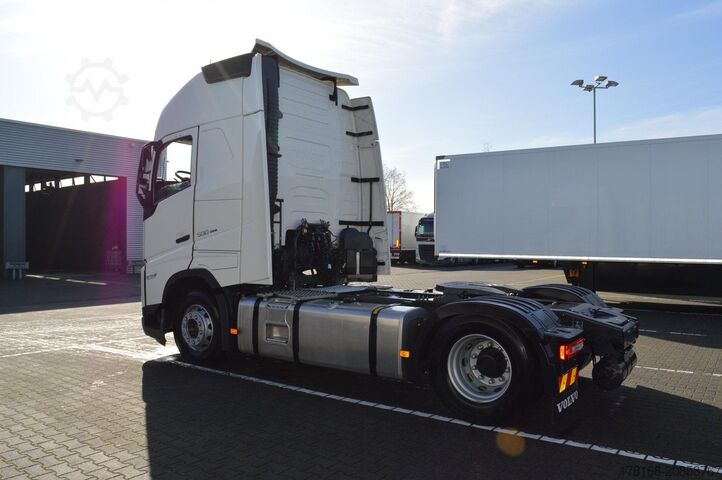 Standard tractor unit VOLVO FH 500 Globetrotter XL