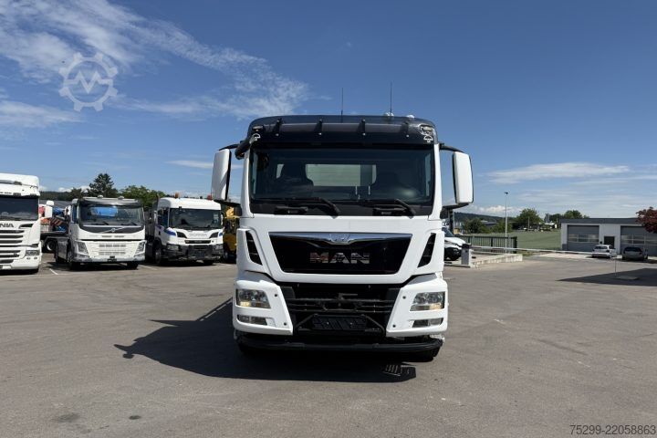 Dizalica na kamionu MAN TGS 26.440 6x2 HMF 2120 K4 / Swiss-Vehicle