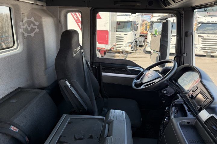 Dizalica na kamionu MAN TGS 26.440 6x2 HMF 2120 K4 / Swiss-Vehicle