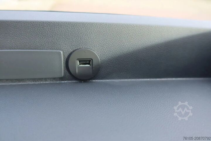 Refrigerated/freezer transport (delivery van) Renault Master Carrier Xarios 350 Koel/vries + verwarme...