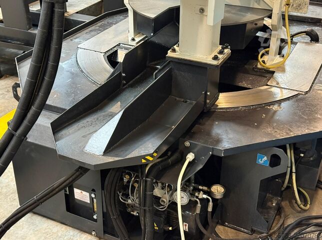 Scie à ruban semi-automatique PEGAS Gonda 750 x 500 mm  CNC