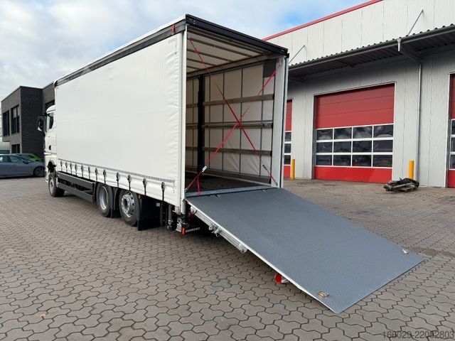 Tovorno vozilo s ravno platformo in ponjavo MAN TGX 26.440 6x2 mit Schwerlast-Ladebordwand Rampe