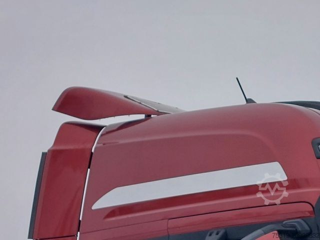 Волумен влекач FORD F-Max 1850 LL