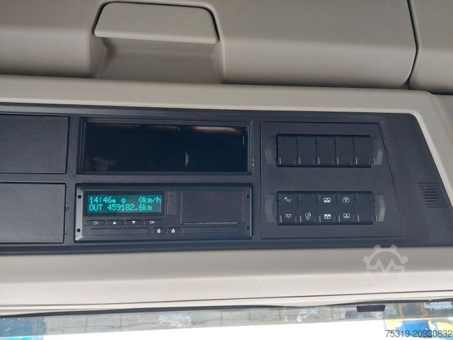 Волумен влекач FORD F-Max 1850 LL