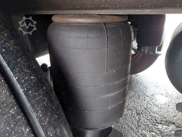 冷蔵セミトレーラー SCHMITZ CARGOBULL SKO 24 Thermo King SLXi 300