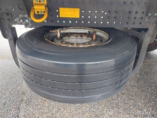 冷蔵セミトレーラー SCHMITZ CARGOBULL SKO 24 Thermo King SLXi 300