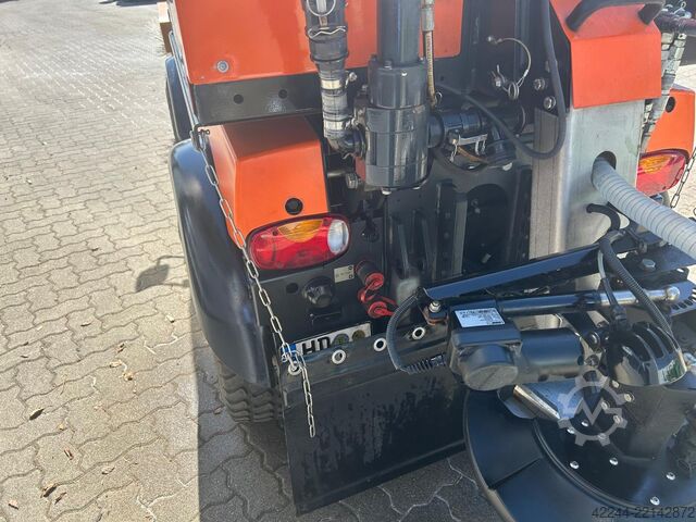 Municipal vehicle / implement carrier Holder C 55 SC