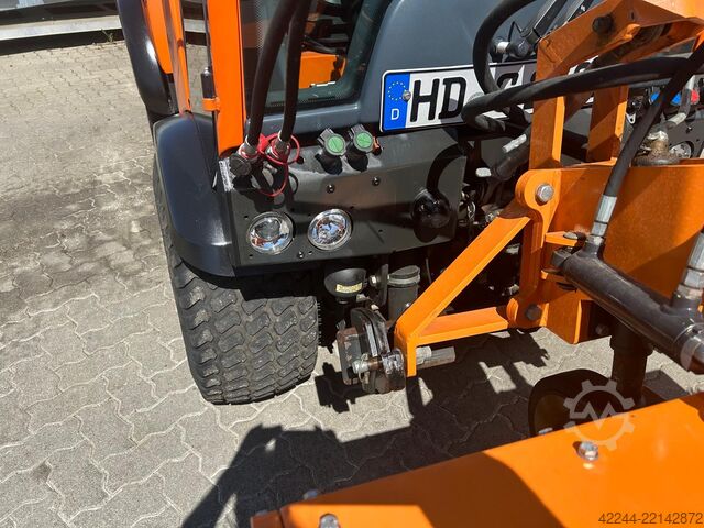 Municipal vehicle / implement carrier Holder C 55 SC