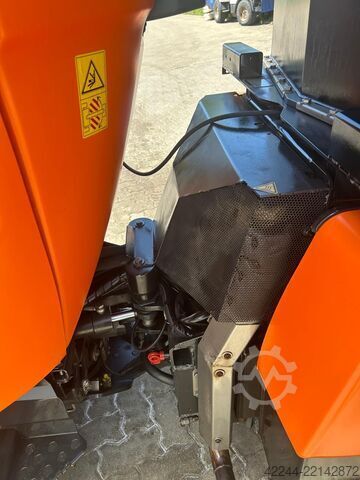 Municipal vehicle / implement carrier Holder C 55 SC