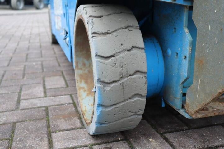 Scissor lift Genie GS2632 Electric, Working Height 10m, 227kg Capacit