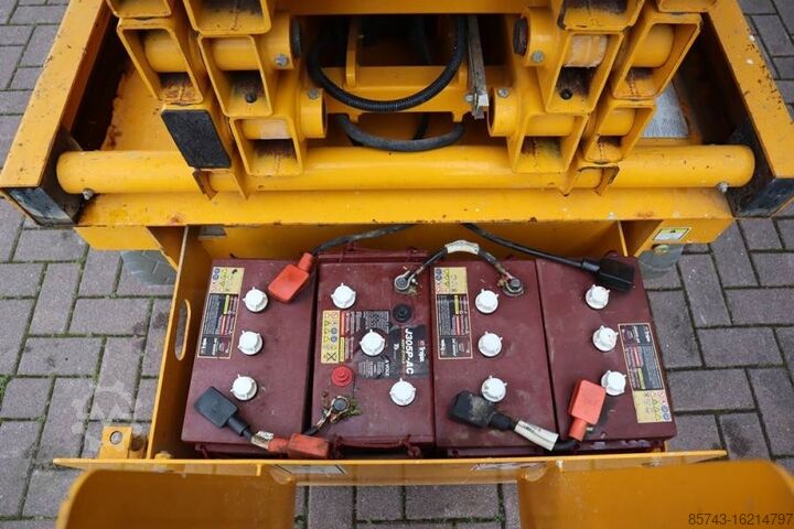 Scissor lift Haulotte COMPACT 10 Electric, 10m Working Height, 450kg Cap