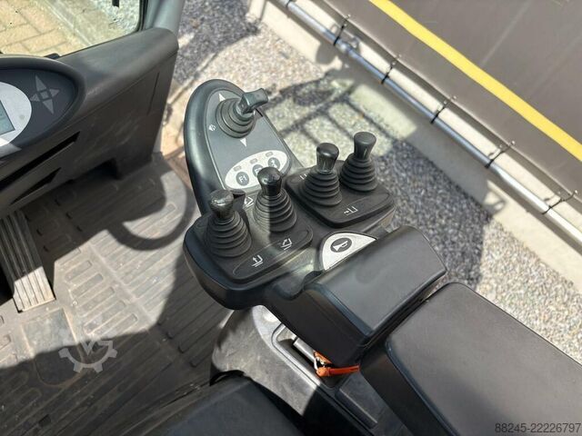 VS-22938 Carrello elevatore triplex a GPL Still RX70-20T STILL RX70-20T
