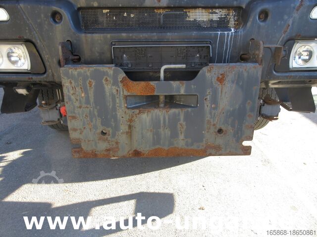 Tipper truck Iveco Trakker 360 Kipper 4x4 Kran Palfinger