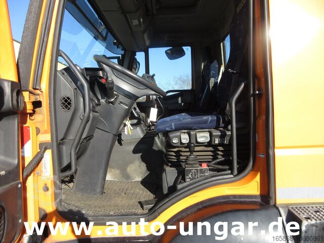 Tipper truck Iveco Trakker 360 Kipper 4x4 Kran Palfinger