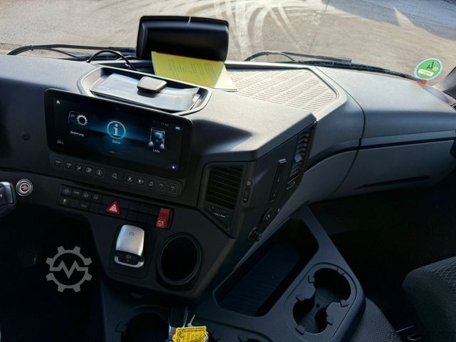 Düz kasa kamyon MERCEDES-BENZ ACTROS 1830 L Pritsche 6,4 m*Mitnahmestapler*ADR