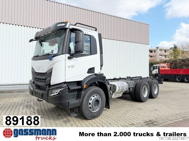 トラックシャーシ Iveco X-Way AD300X46Z 6x4, Retarder, Navi